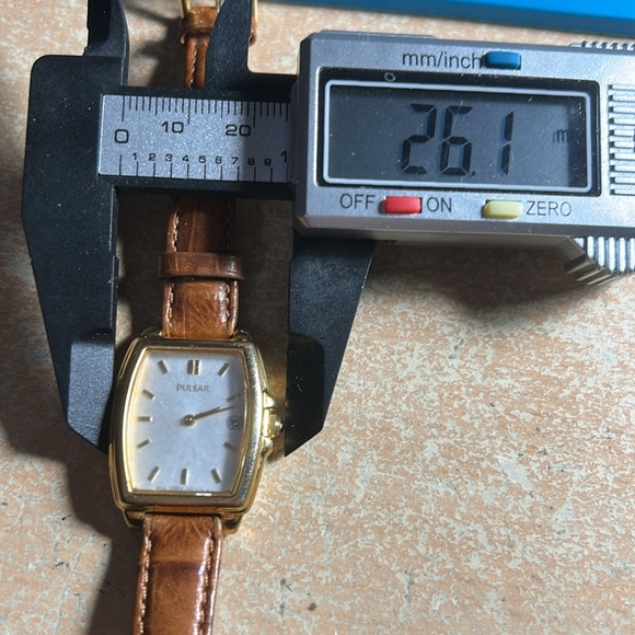 Ladies Pulsar Quartz Watch (Seiko) - Picture 15 of 17